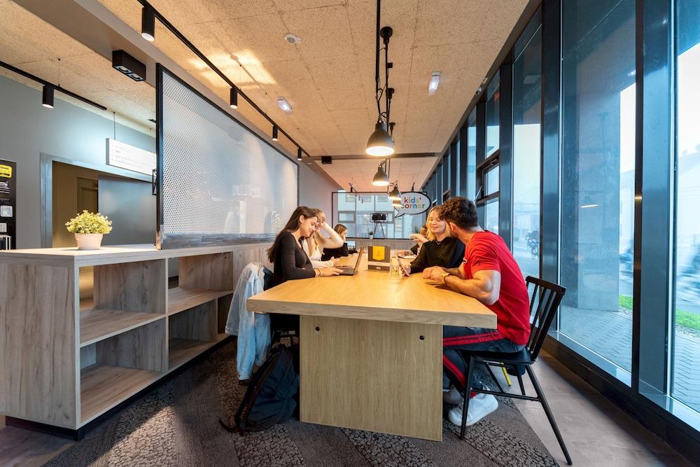 A&O Graz Hauptbahnhof Hostel Εξωτερικό φωτογραφία